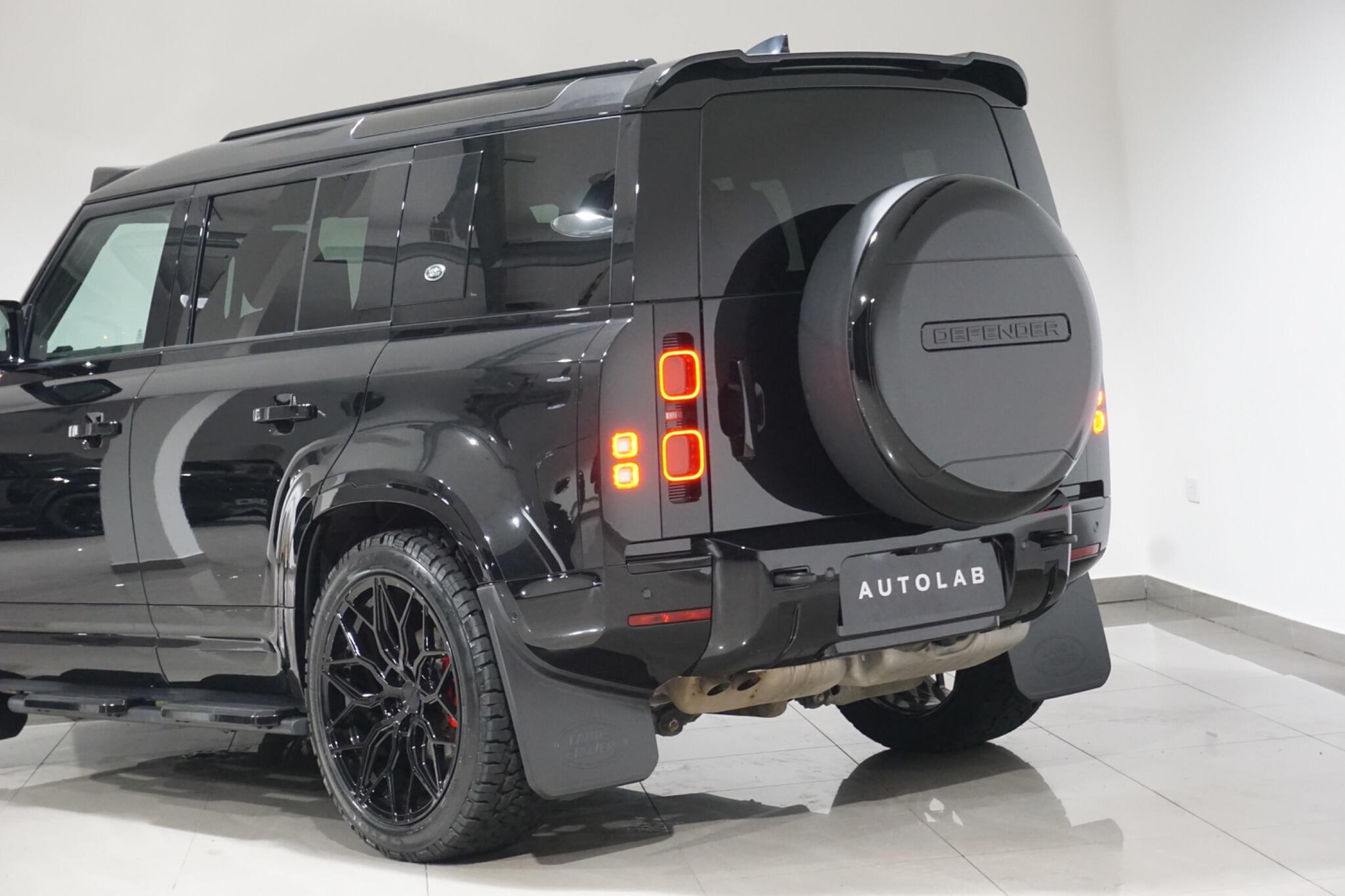 Land Rover Defender 110 3.0 D300 MHEV X-Dynamic HSE Auto 4WD Euro 6 (s/s) 5dr